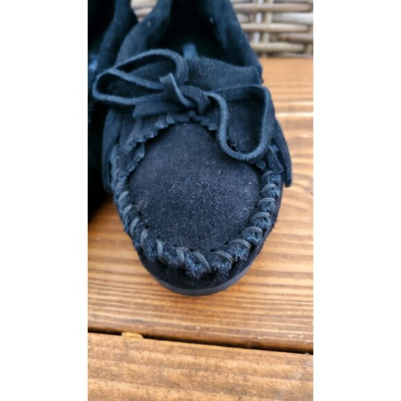 Minnetonka Black Suede Womens Moccasins Rubber Sole Size 5 - Picture 3 of 7